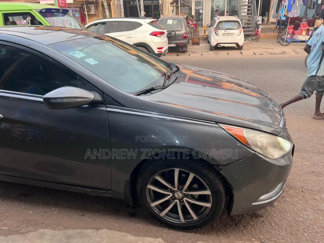 Hyundai Sonata Limited 2.0T Sedan (2.0L 4cyl 6A) 2013 Gray