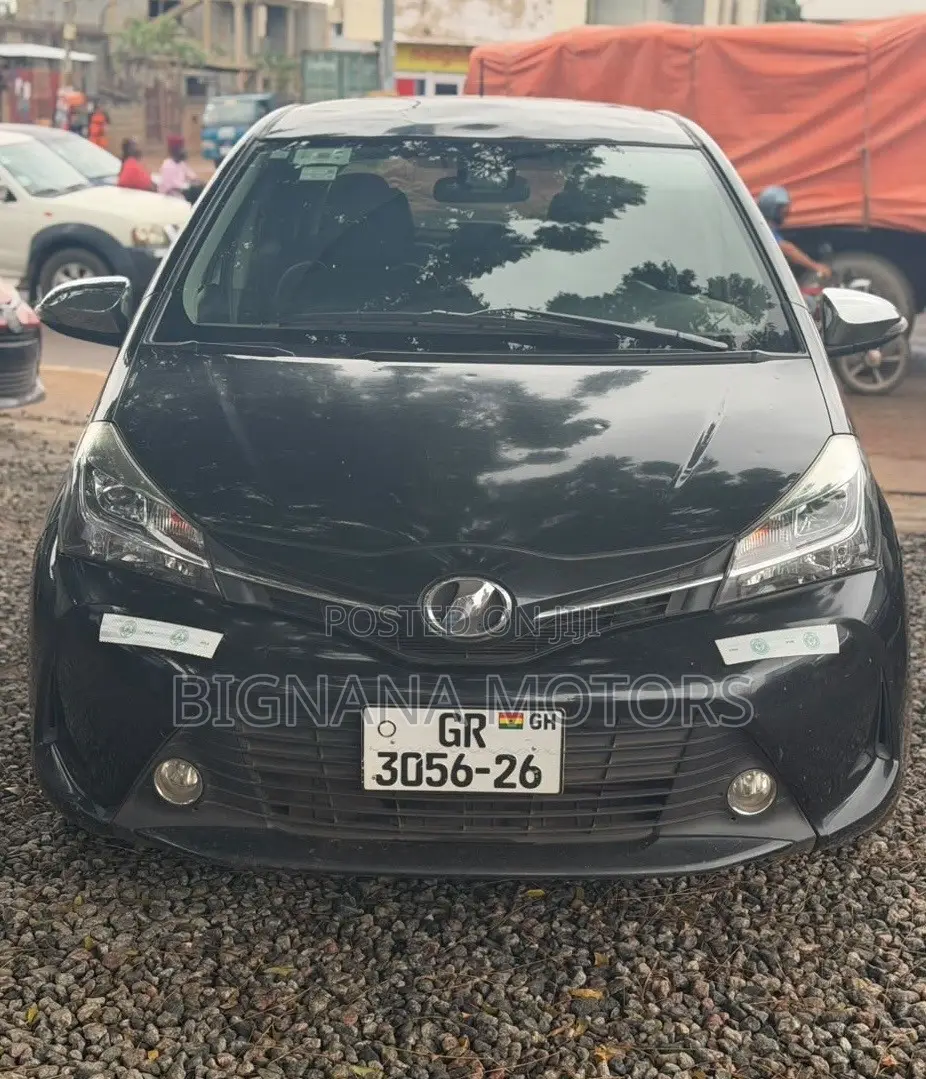 Toyota Vitz 1.3 FWD 5dr 2016 Black