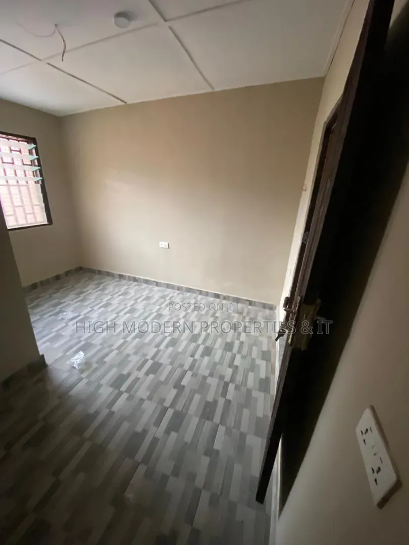 1bdrm House in Nungua, Cold Store for rent