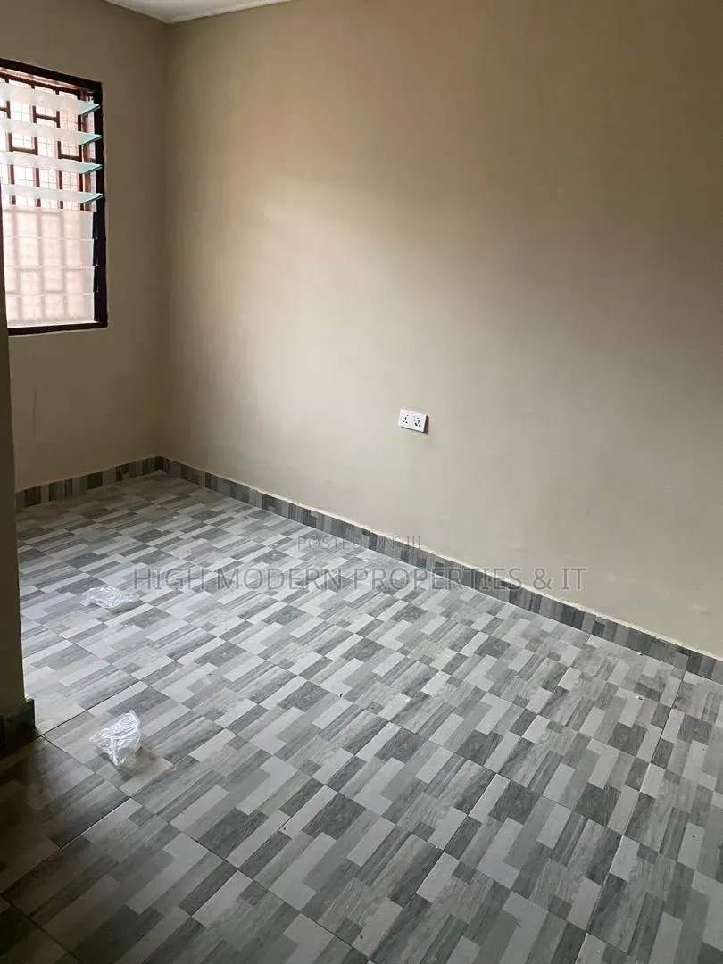 1bdrm House in Nungua, Cold Store for rent