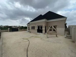 4bdrm Mansion in Atonsu Esereso, Kumasi Metropolitan for sale