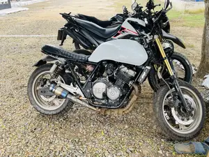 Honda CB 2002 White