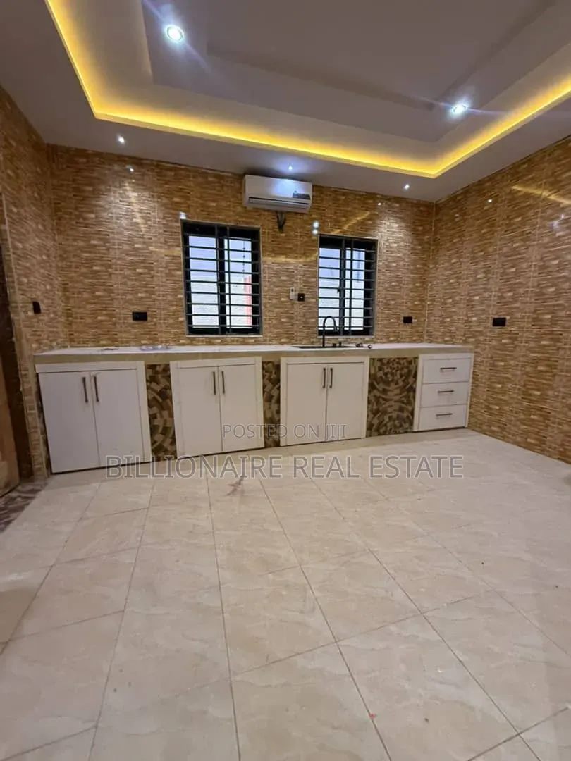 4bdrm Duplex in Santasi Kokoben, Kumasi Metropolitan for sale
