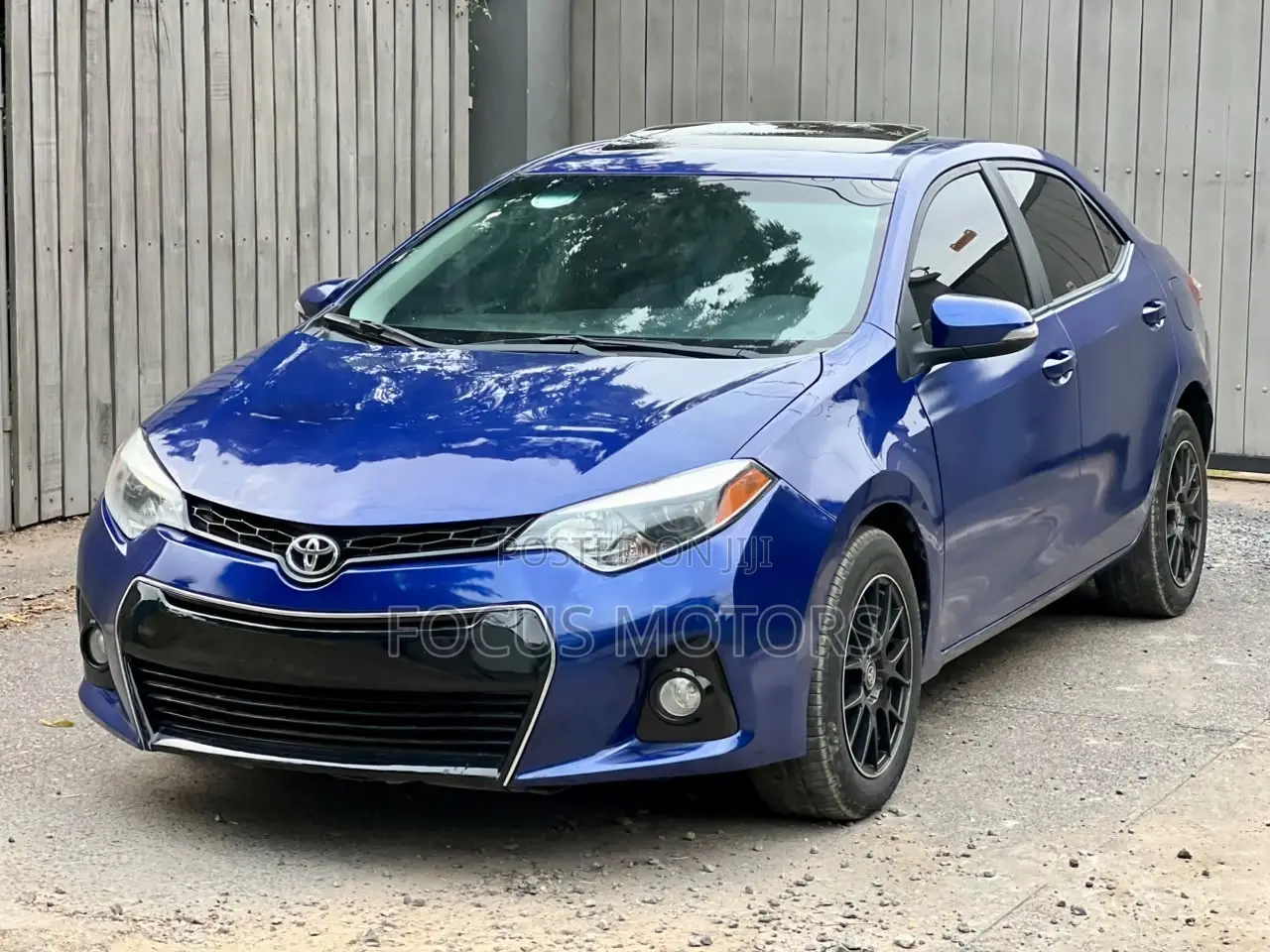Toyota Corolla 2016 Blue