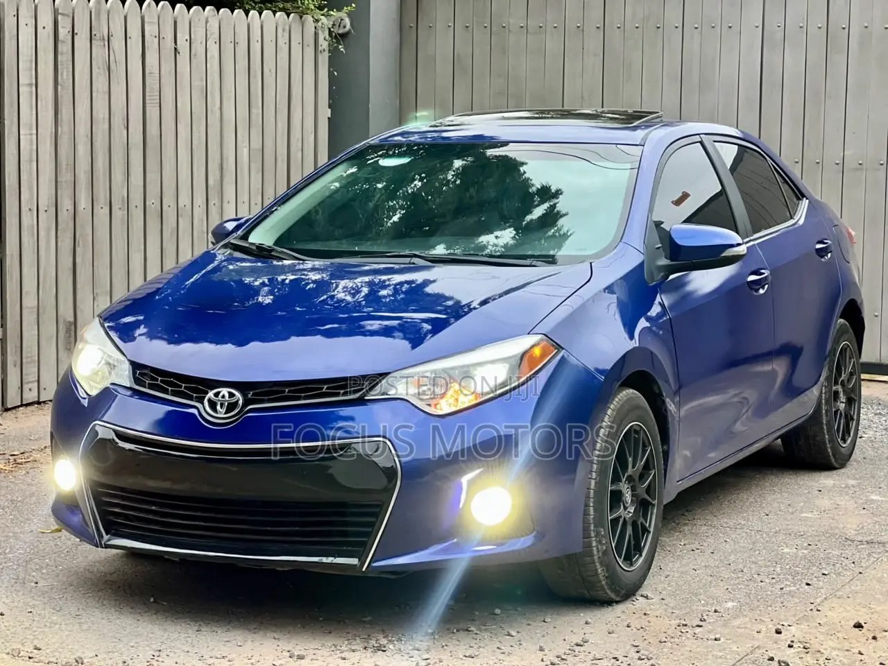 Toyota Corolla 2016 Blue