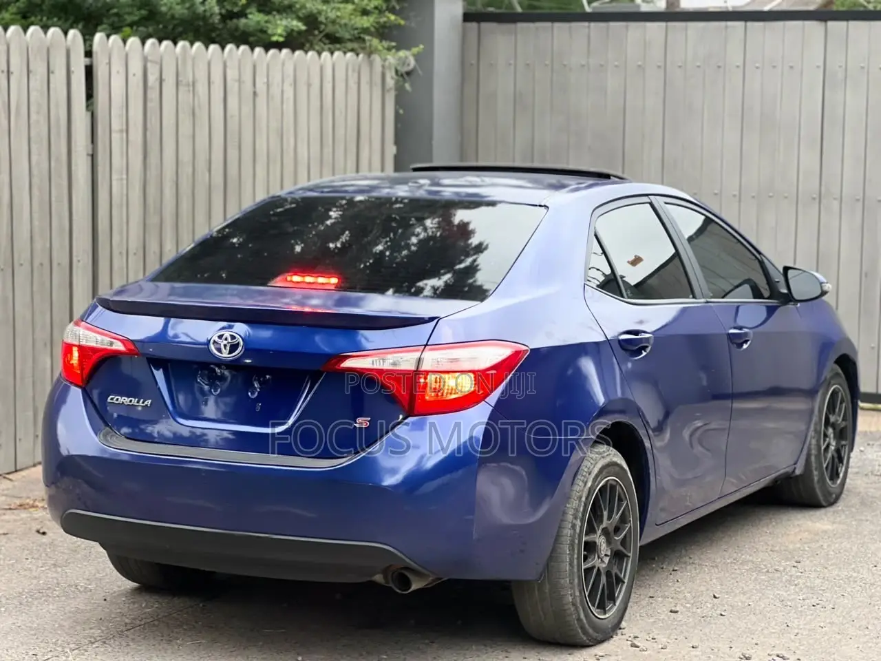 Toyota Corolla 2016 Blue