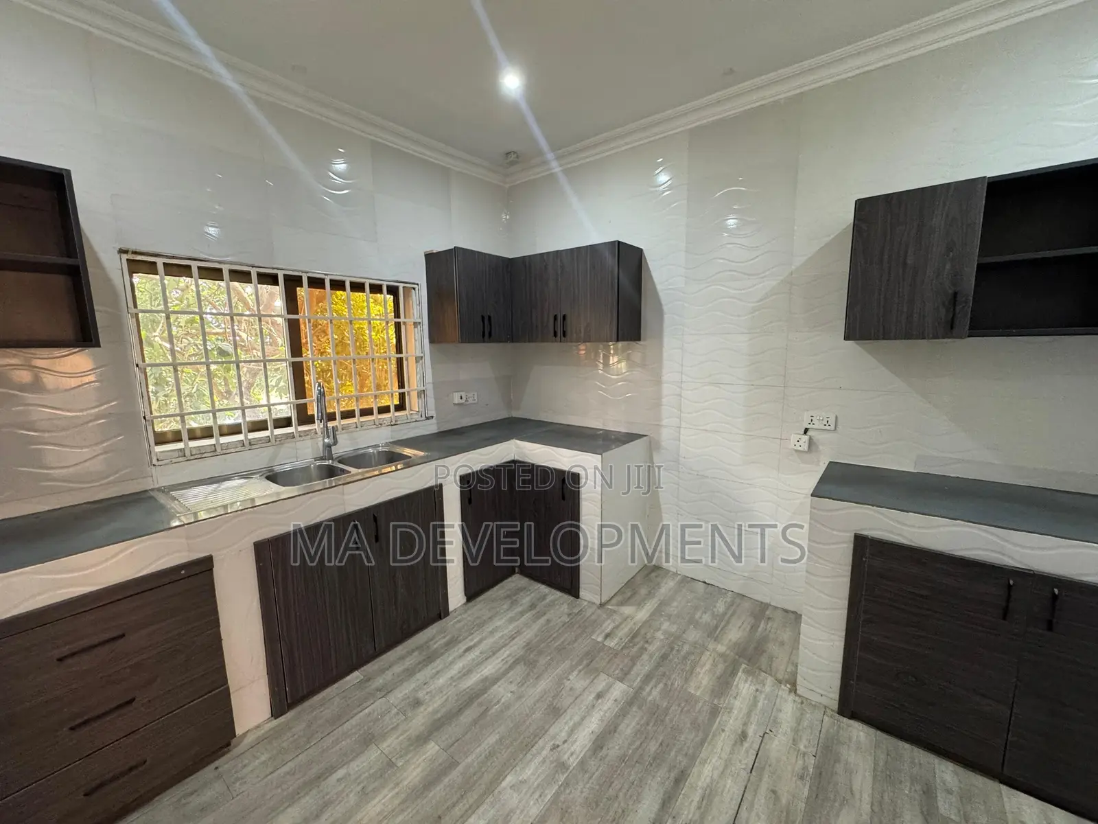 3bdrm Apartment in Madev Realty, Achimota for rent