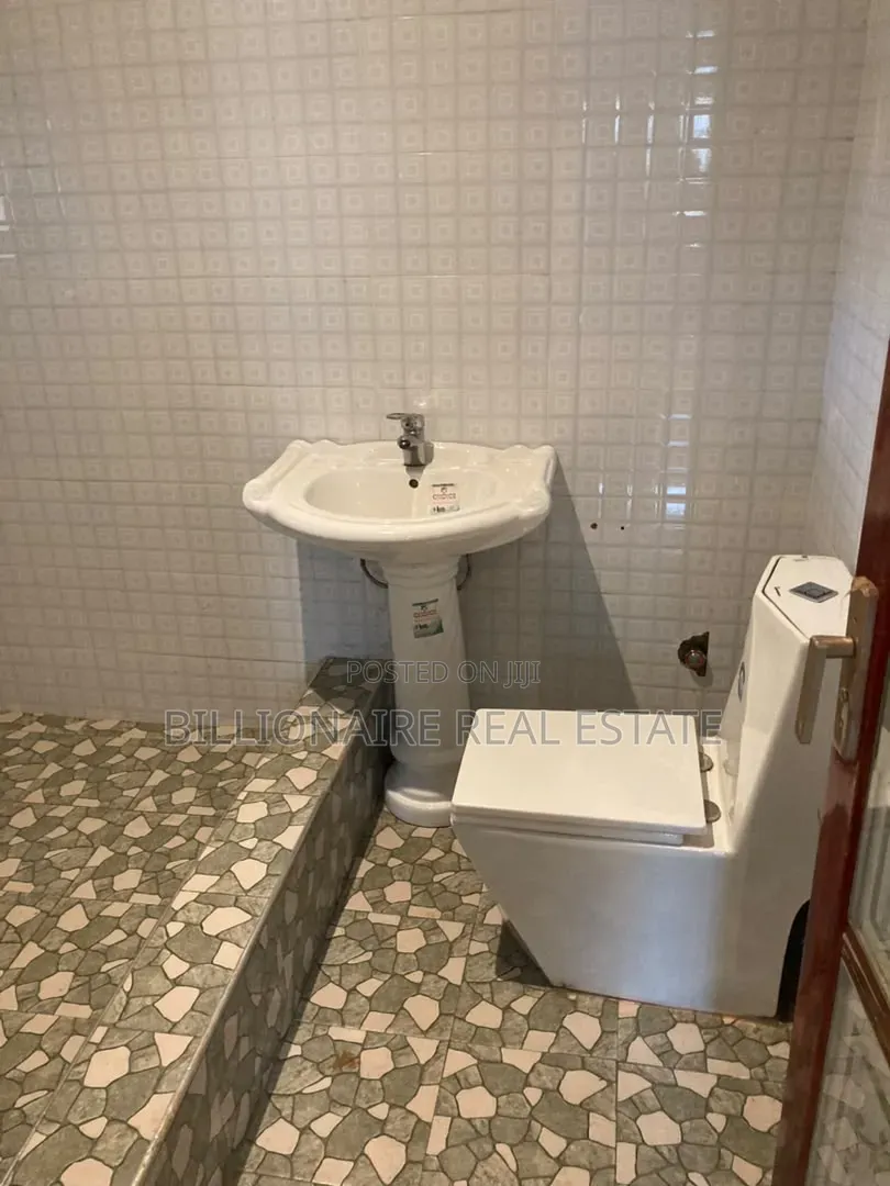5bdrm Apartment in Santasi Kokoben, Kumasi Metropolitan for rent