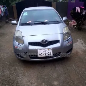 Toyota Vitz 2010 Gray