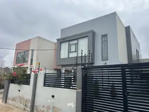 2bdrm House in Franko Properties, School Junction for sale