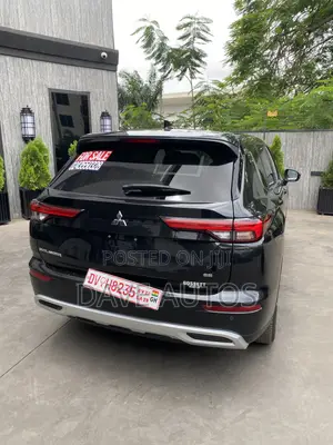 Mitsubishi Outlander SE 2024 Black