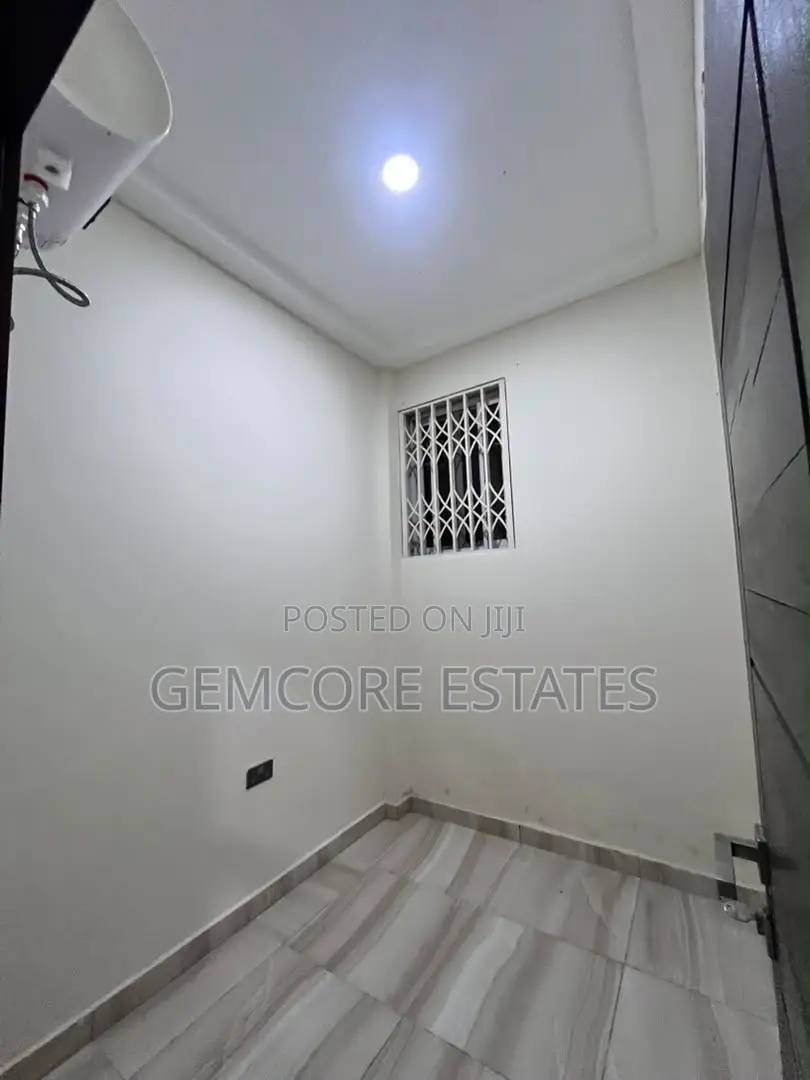 2bdrm Apartment in East Legon for rent