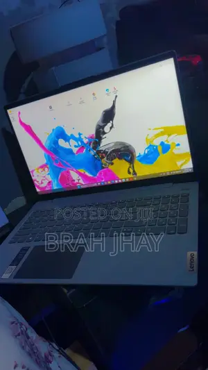 Laptop Lenovo IdeaPad 110 8GB Intel Core i7 HDD+SSD 500GB