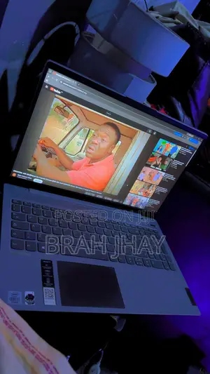 Laptop Lenovo IdeaPad 110 8GB Intel Core i7 HDD+SSD 500GB