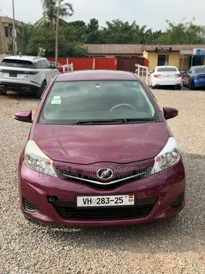 Toyota Vitz 2012 Red