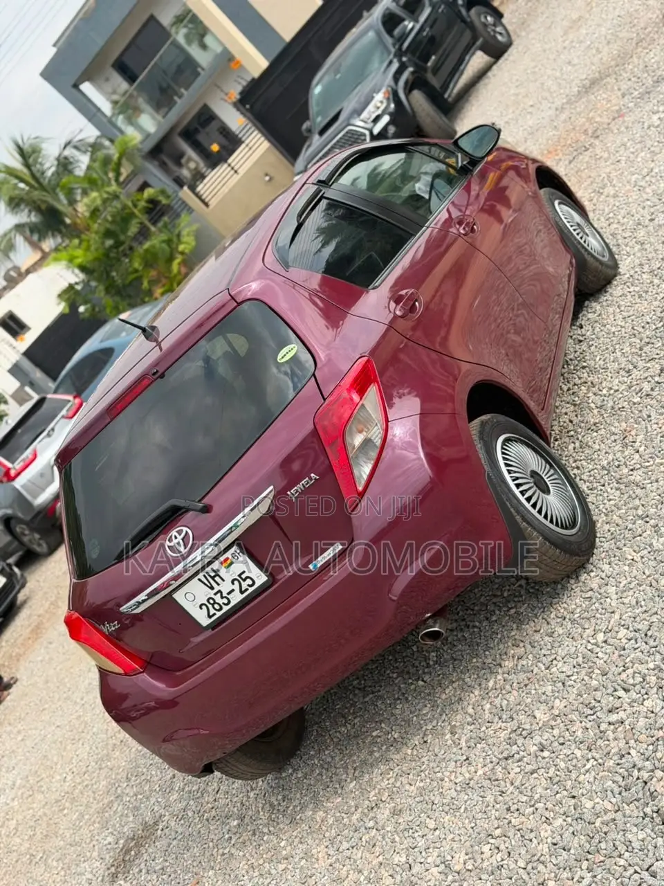Toyota Vitz 2012 Red