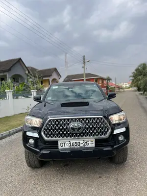 Toyota Tacoma 2018 Black