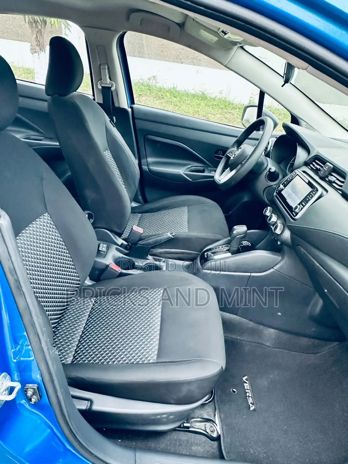 Nissan Versa 1.6 SR 2021 Blue