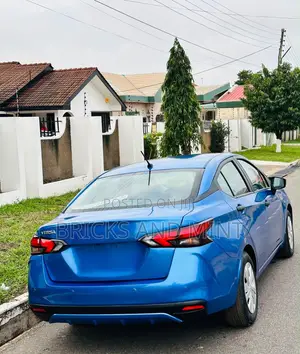 Nissan Versa 1.6 SR 2021 Blue