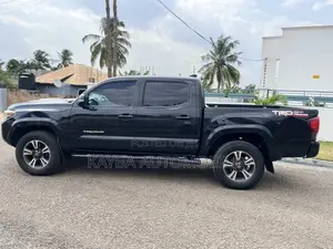 Toyota Tacoma 2018 Black