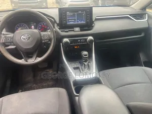 Toyota RAV4 2021 Blue