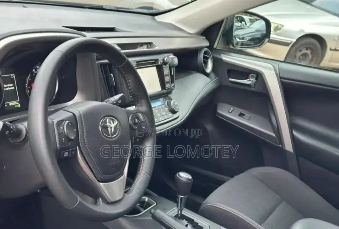 Toyota RAV4 XLE AWD (2.5L 4cyl 6A) 2017 Matt Black