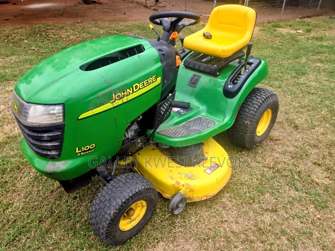 John Deere L100