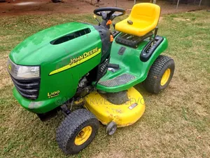 John Deere L100