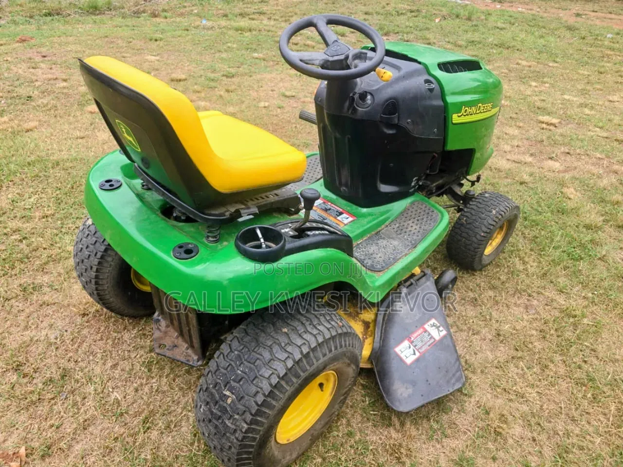 John Deere L100