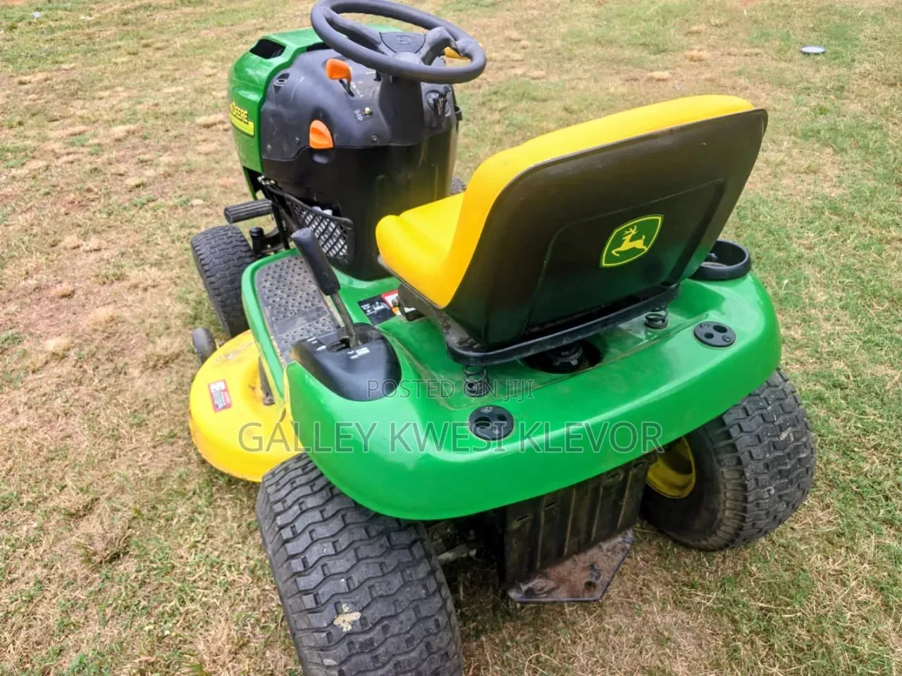 John Deere L100