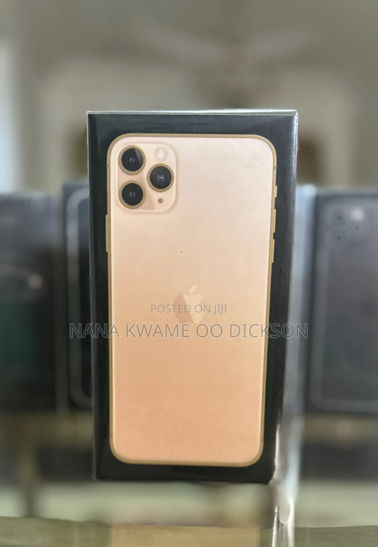 New Apple iPhone 11 256 GB Gold