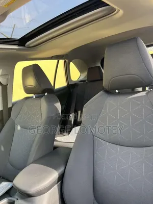 Toyota RAV4 2021 Silver