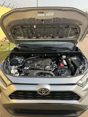 Toyota RAV4 2021 Silver