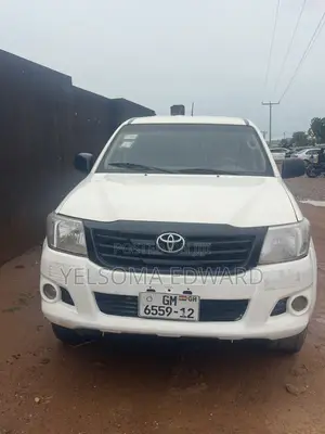 Toyota Hilux 2012 White