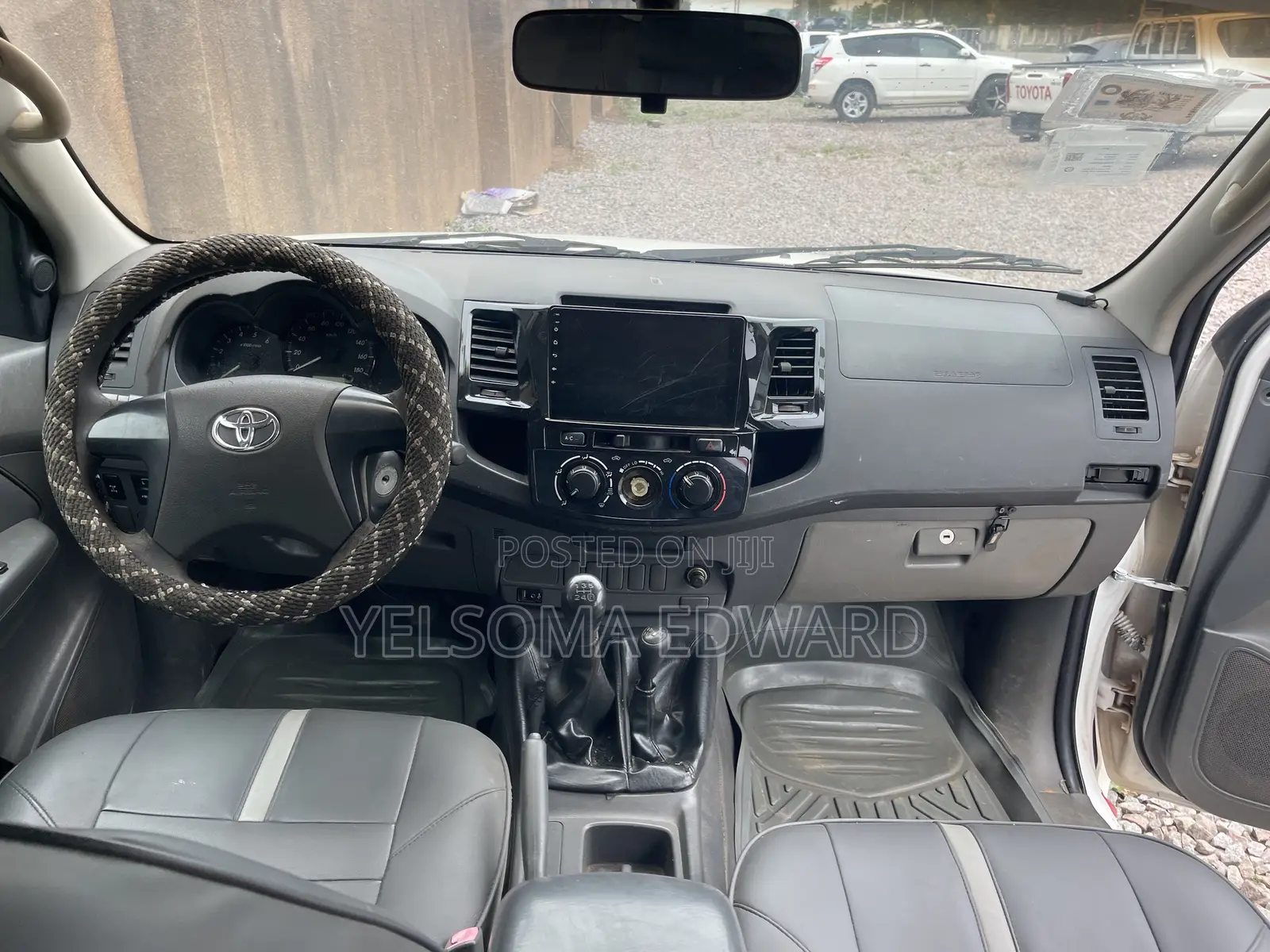 Toyota Hilux 2012 White