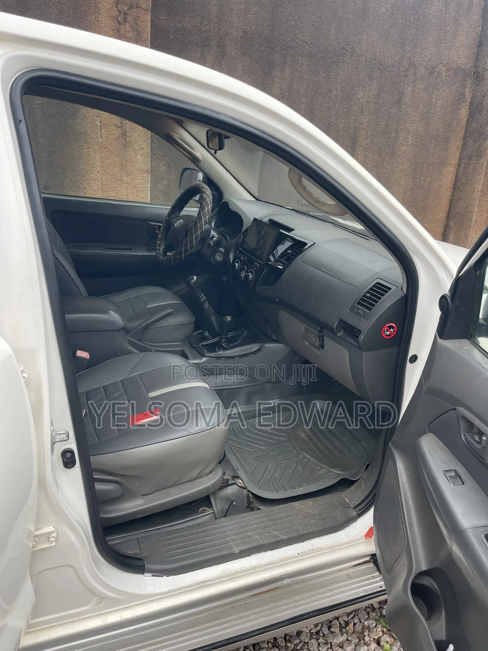 Toyota Hilux 2012 White