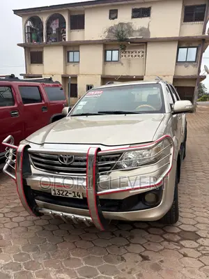 Toyota Fortuner 2009 Beige