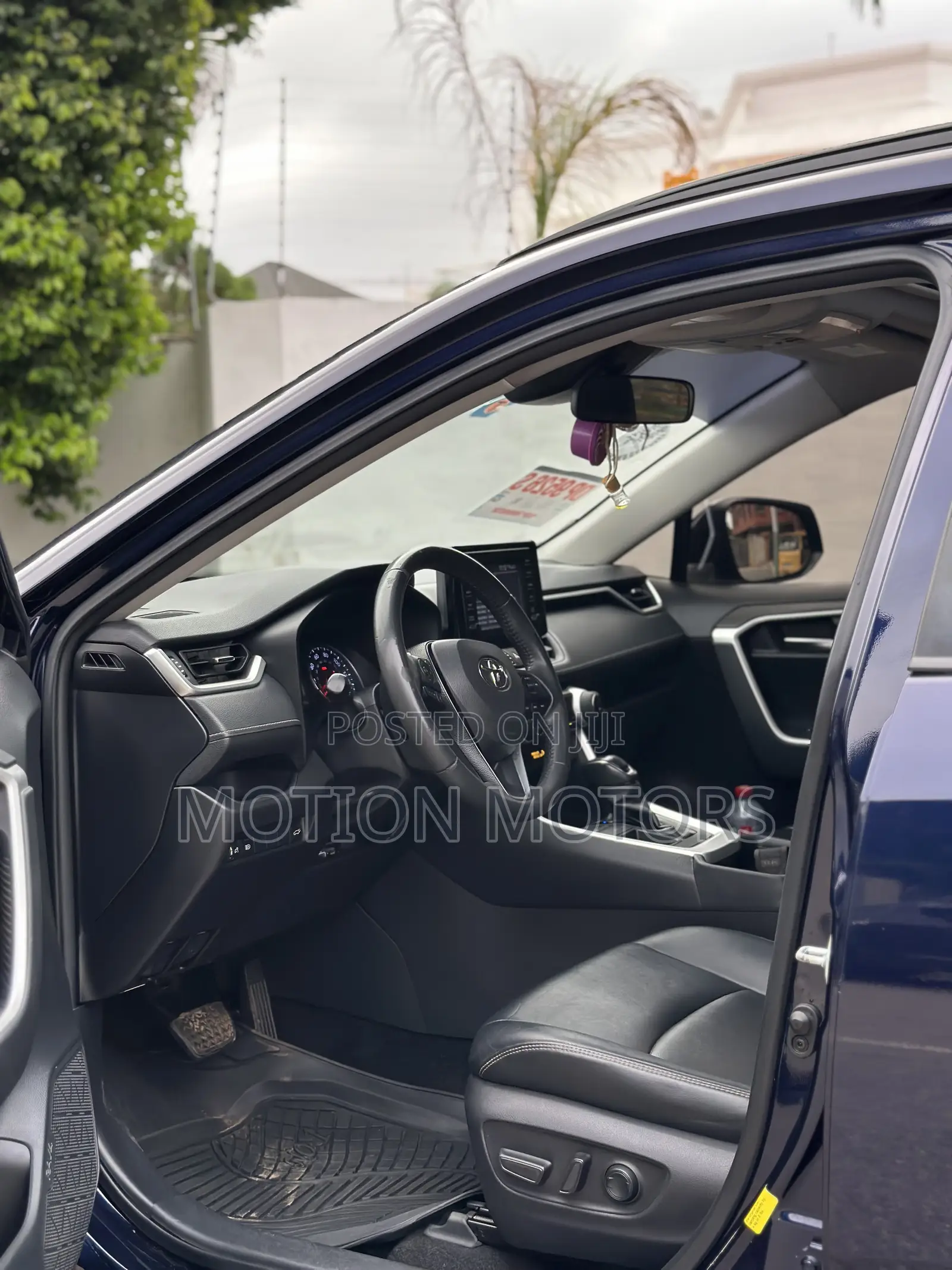 Toyota RAV4 XLE Premium AWD 2019