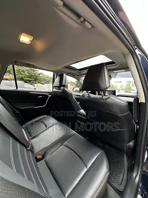 Toyota RAV4 XLE Premium AWD 2019