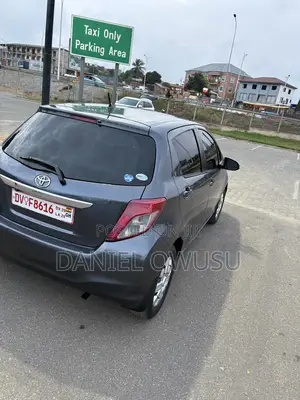 Toyota Vitz 1.3 AWD 5dr 2012 Gray