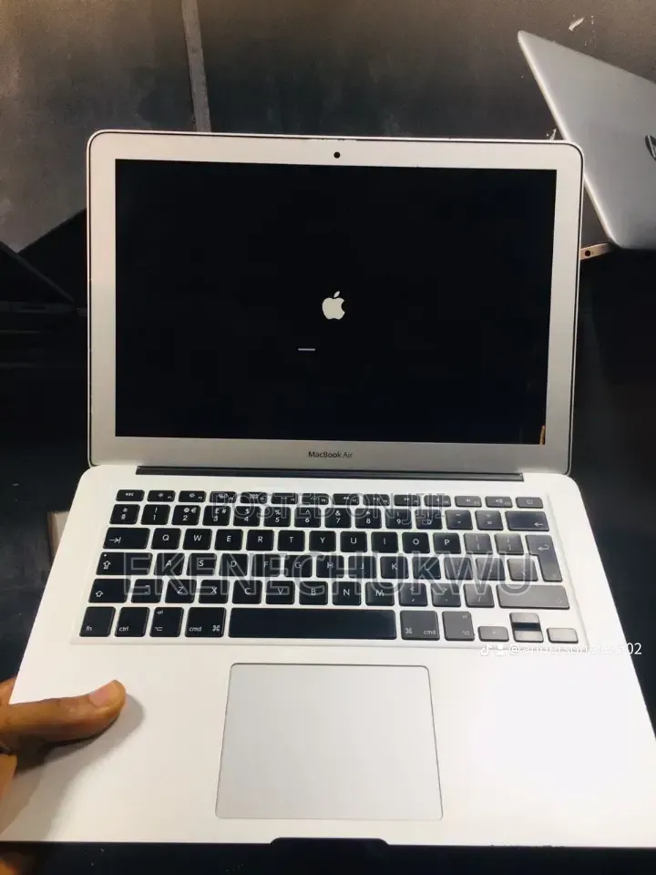 New Laptop Apple MacBook Pro 2019 1GB Apple M1 SSD 512GB