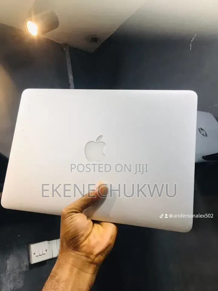 New Laptop Apple MacBook Pro 2019 1GB Apple M1 SSD 512GB