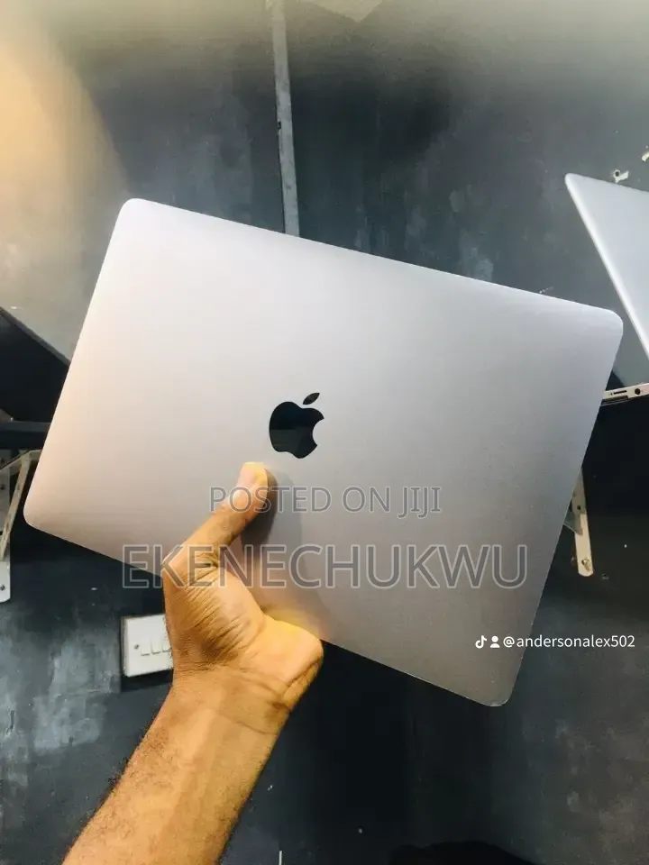 New Laptop Apple MacBook Pro 2019 1GB Apple M1 SSD 512GB