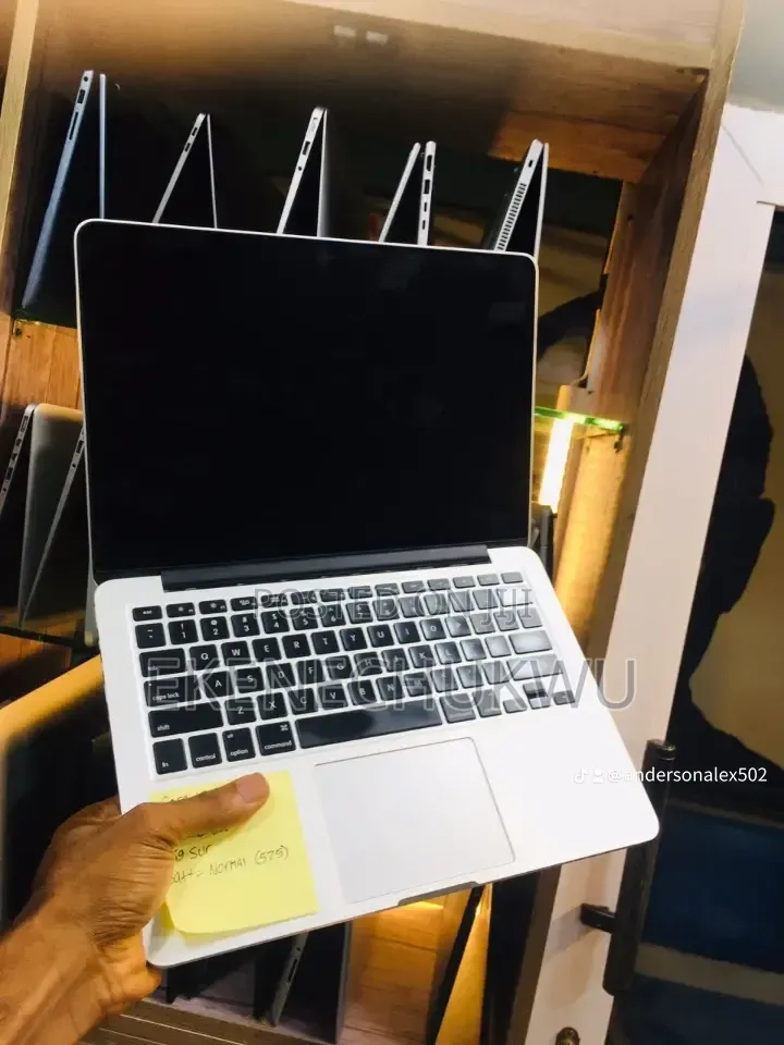 New Laptop Apple MacBook Pro 2019 1GB Apple M1 SSD 512GB