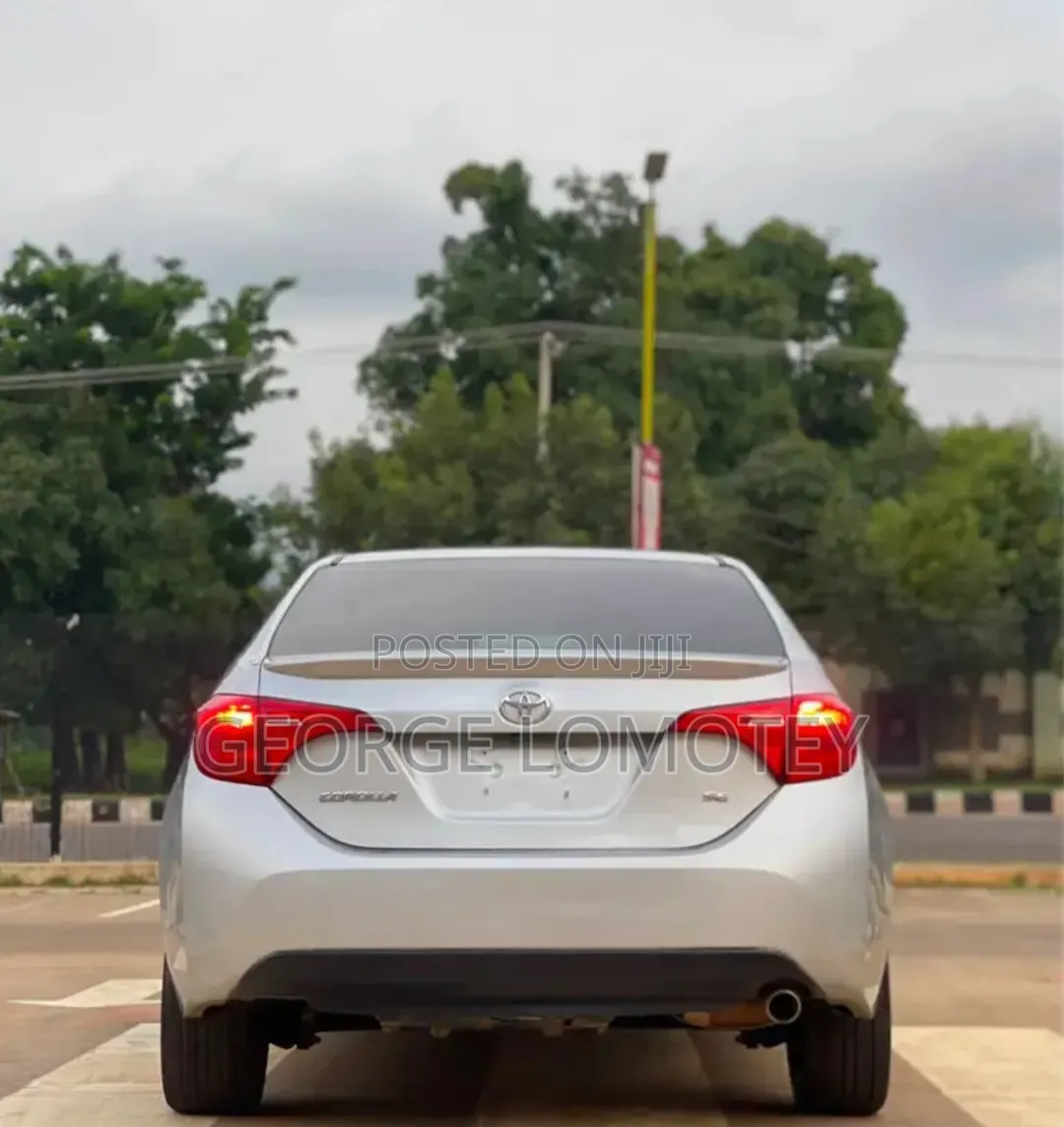 Toyota Corolla 2018 Silver