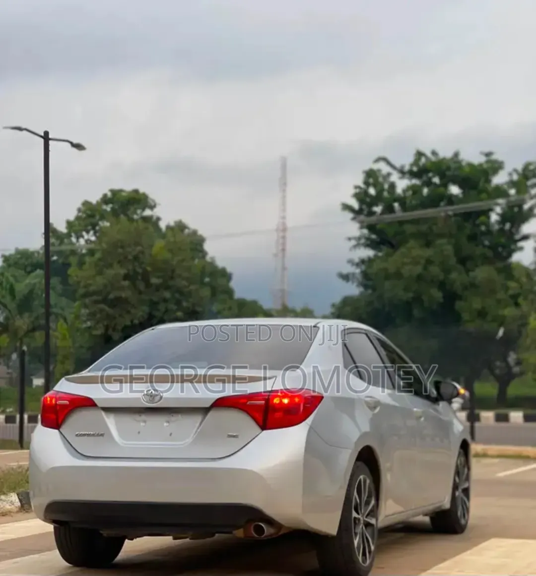 Toyota Corolla 2018 Silver
