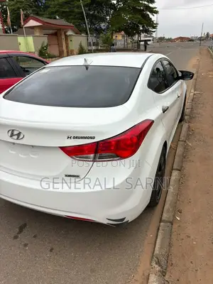 Hyundai Elantra Limited Sedan FWD (1.8L 4cyl 6A) 2013 White
