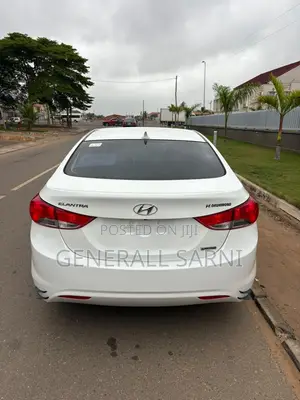 Hyundai Elantra Limited Sedan FWD (1.8L 4cyl 6A) 2013 White