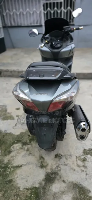 Honda Gold Wing 2022 Silver