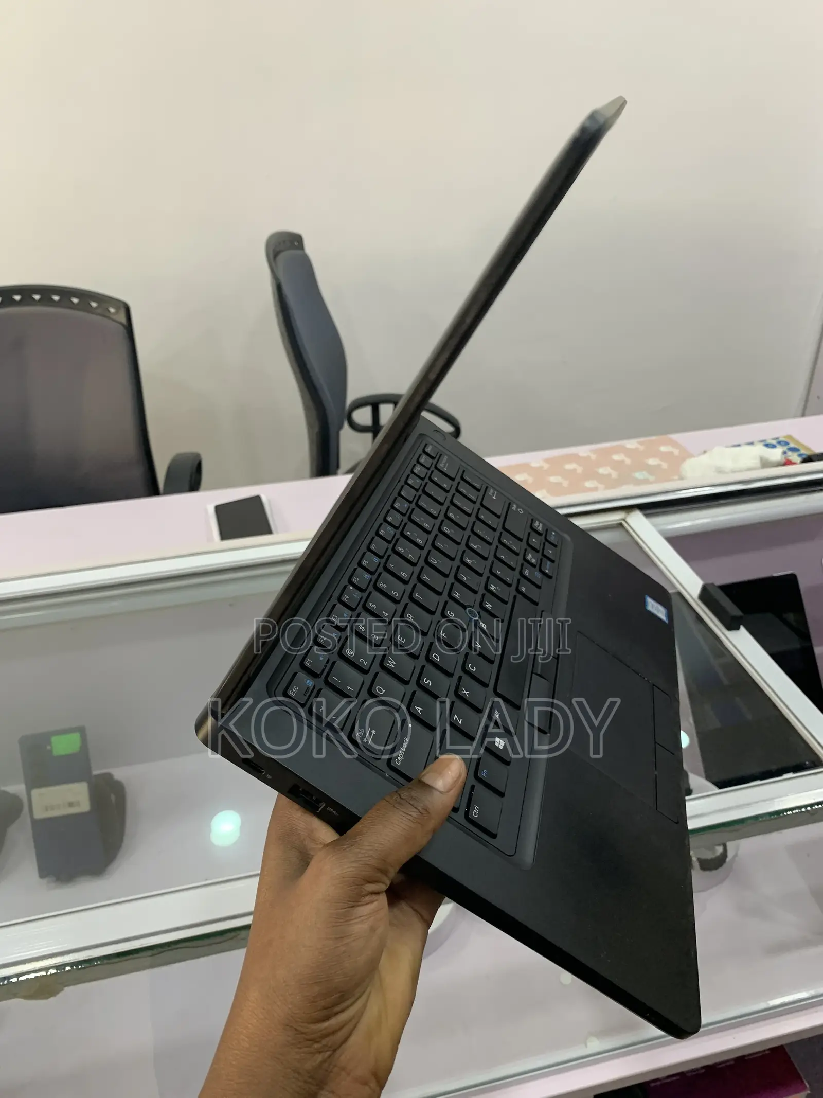 Laptop Dell Latitude 5490 8GB Intel Atom SSHD+SSD 256GB